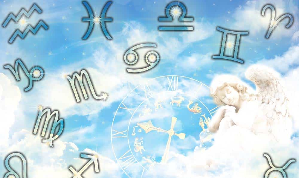 属狗佩戴兔子，属狗戴兔子足金挂件